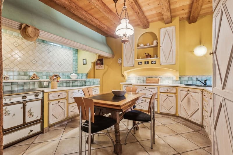 Propriété au charme authentique, finitions soignées et grand jardin (7)