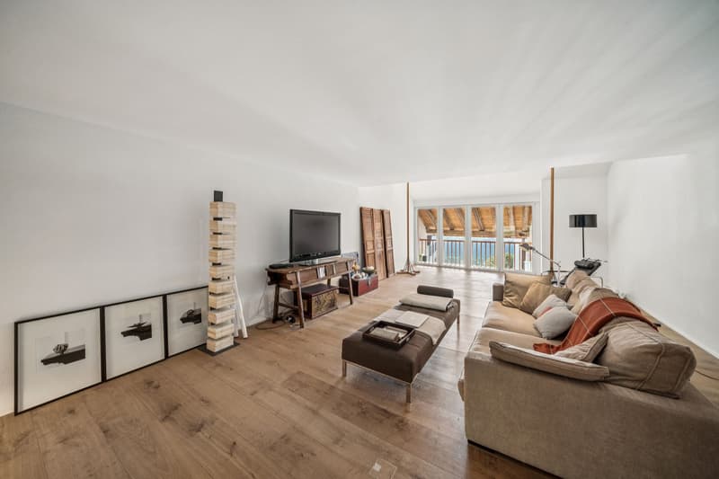 Exceptional property with two apartments and panoramic views! (10)