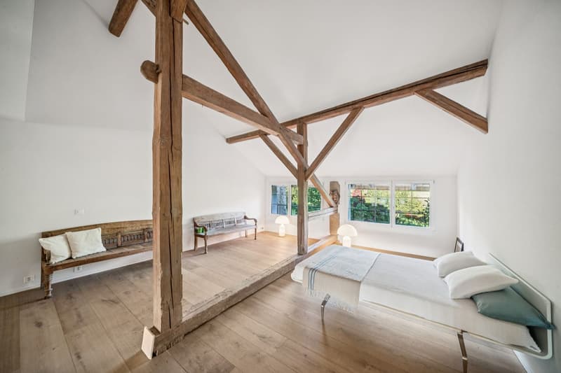 Exceptional property with two apartments and panoramic views! (9)