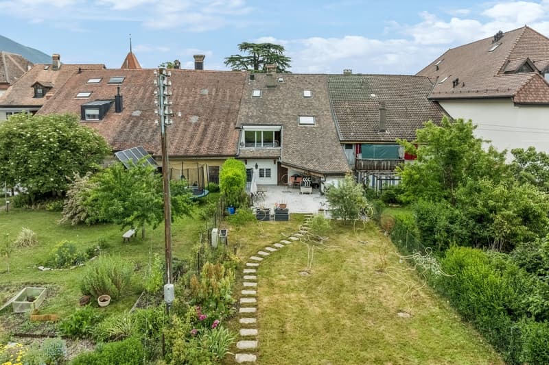 Casa villaggiosa molto affascinante, nel centro di Champagne! (2)