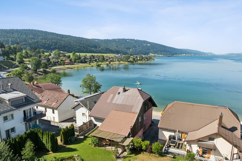 Immeuble avec potentiel promotionnel - vue imprenable sur le lac de Jo (1)