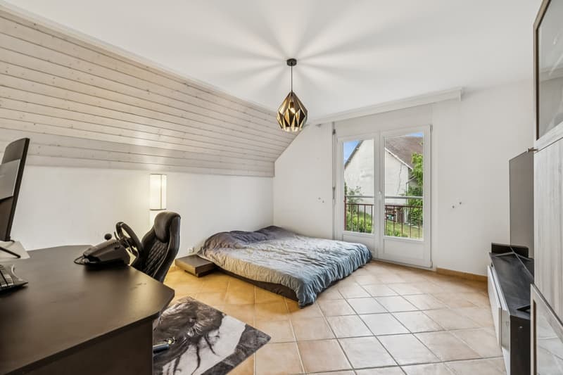 Duplex of 5.5 rooms with large independent space (4)