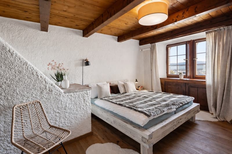 Maison villageoise de caractère située face au lac de Neuchâtel ! (5)