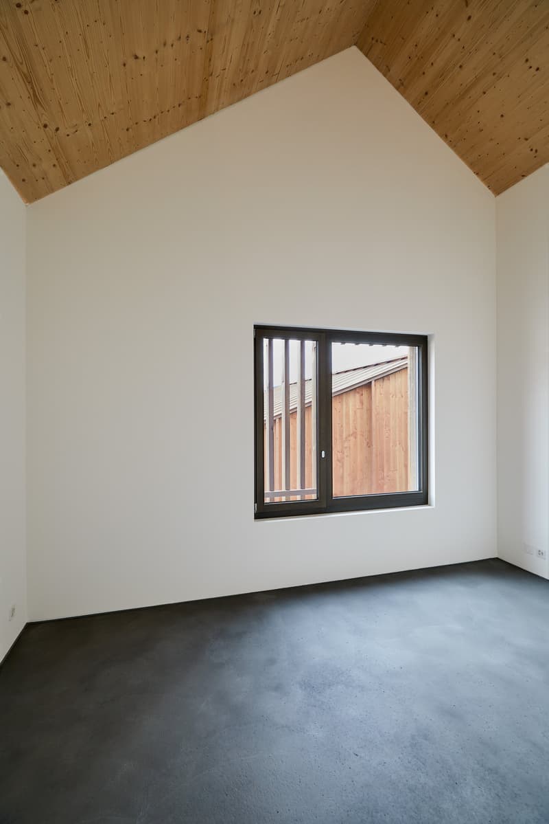 Zimmer mit Überhöhe