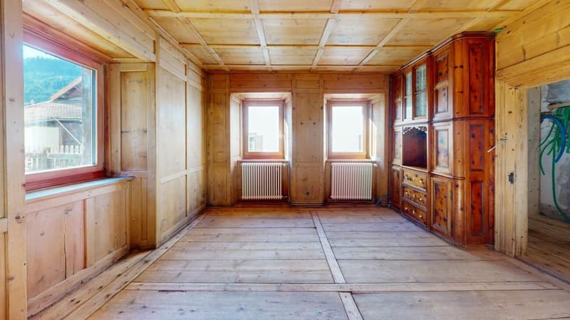 Maison historique multifamiliale avec grand étable à Tinizong (1)