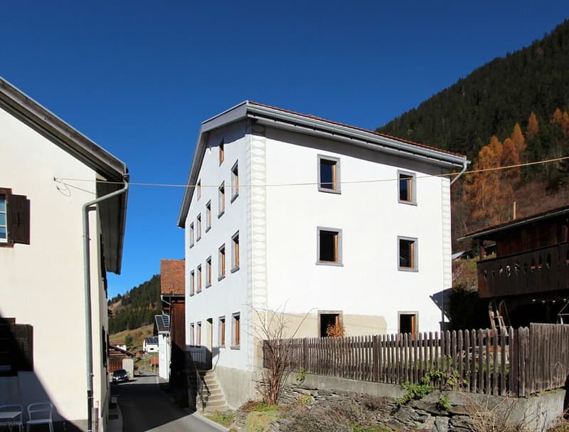 Maison historique multifamiliale avec grand étable à Tinizong (11)