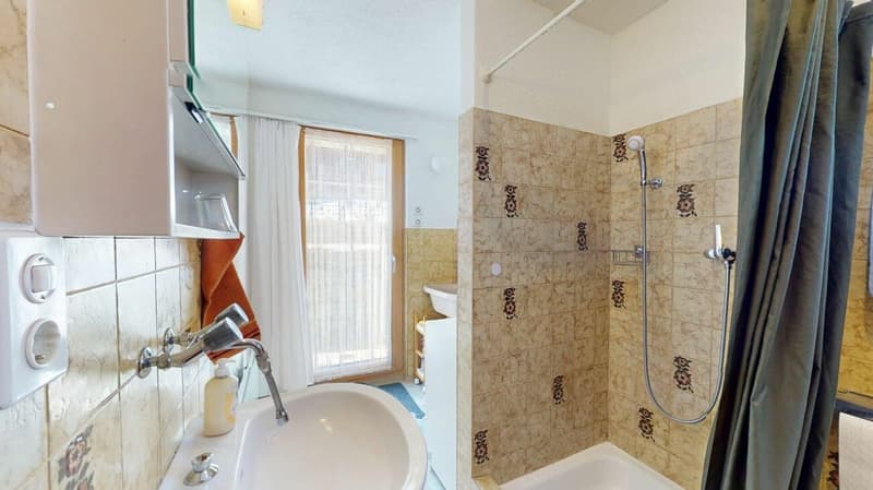 Immeuble d'appartements avec 3 logements (6)