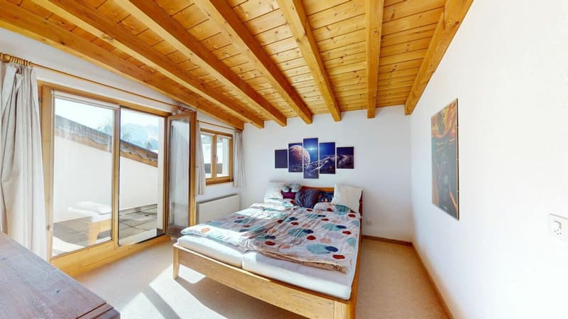 Appartement mansardé de 3,5 pièces avec une vue de rêve sur le Val Surses (8)