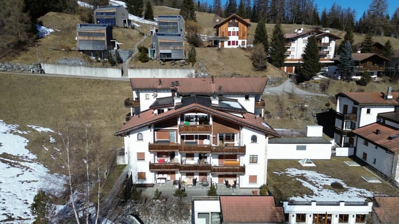 Appartement mansardé de 3,5 pièces avec une vue de rêve sur le Val Surses (2)