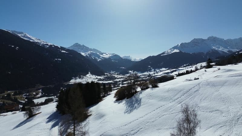 Appartement mansardé de 3,5 pièces avec une vue de rêve sur le Val Surses (13)