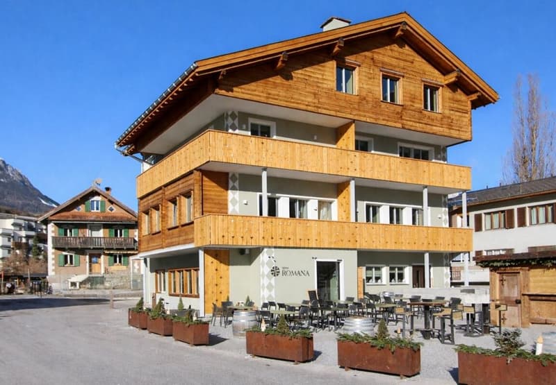 4.5 room attic apartment with management in Tgesa Romana (11)