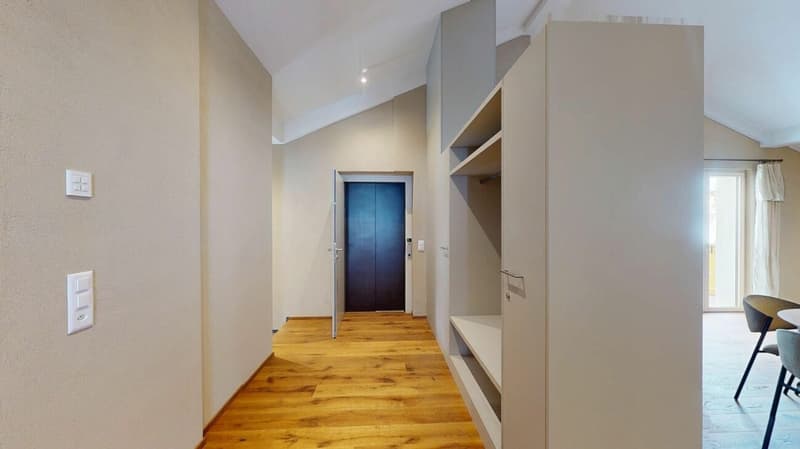 4.5 room attic apartment with management in Tgesa Romana (5)