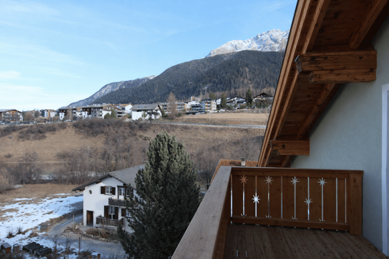 4.5 room attic apartment with management in Tgesa Romana (13)