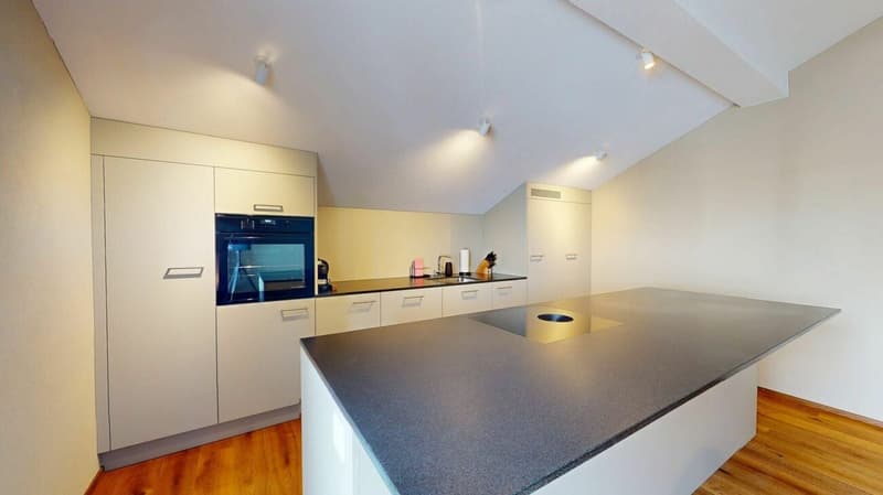 4.5 room attic apartment with management in Tgesa Romana (4)