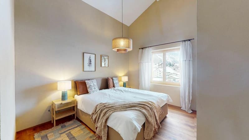 4.5 room attic apartment with management in Tgesa Romana (8)