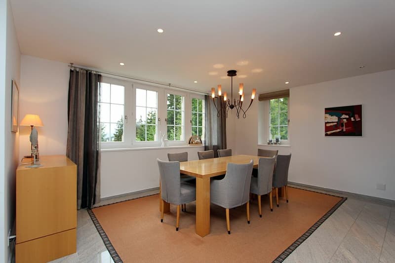 Exklusive 5.5 Zimmer-Ferienwohnung zur Dauermiete (3)