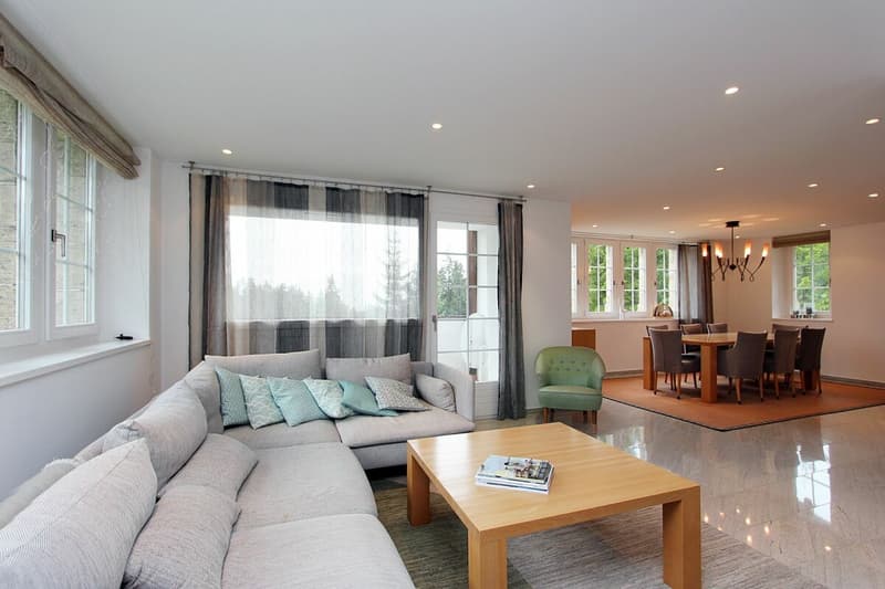 Exklusive 5.5 Zimmer-Ferienwohnung zur Dauermiete (2)