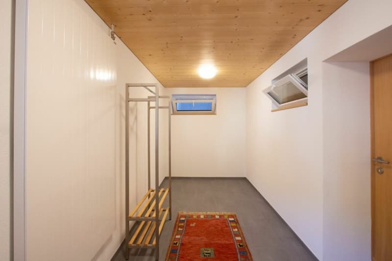 Grosszügige 3.5 Zimmerwohnung mit schönem Sitzplatz (8)