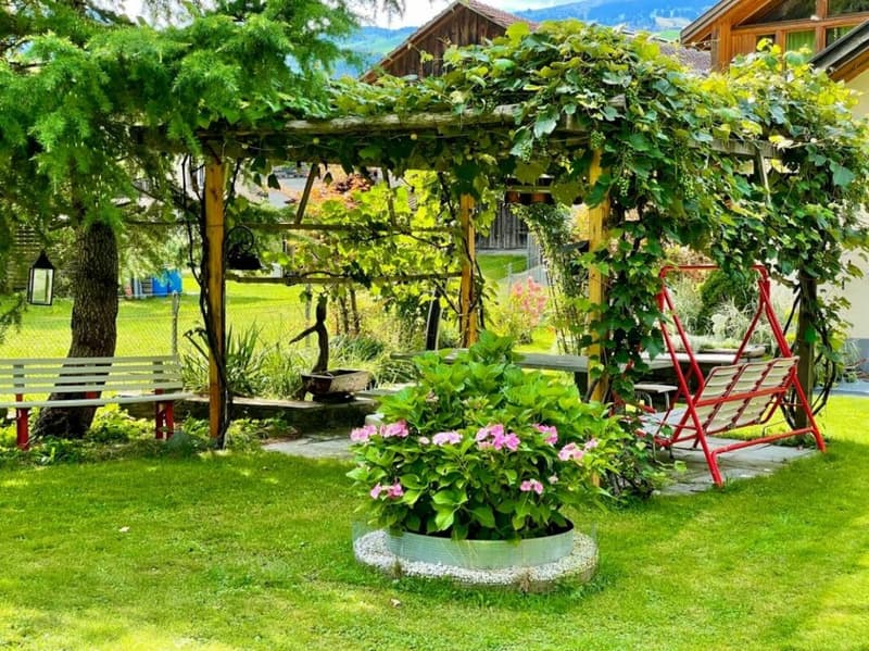 Einfamilienhaus mit Einliegerwohnung und grossem Garten (21)