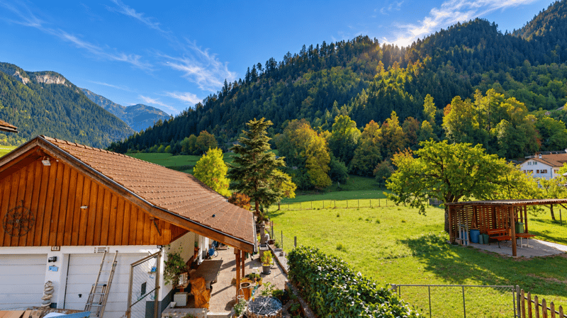 Einfamilienhaus mit Einliegerwohnung und grossem Garten (20)