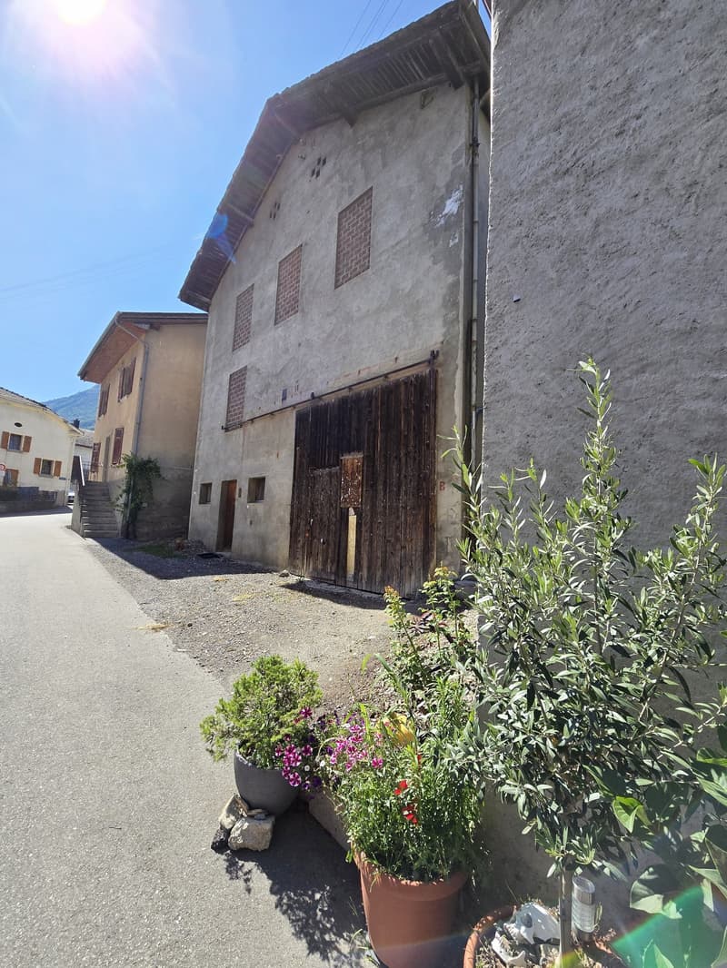 Barn - warehouse with development potential (5)
