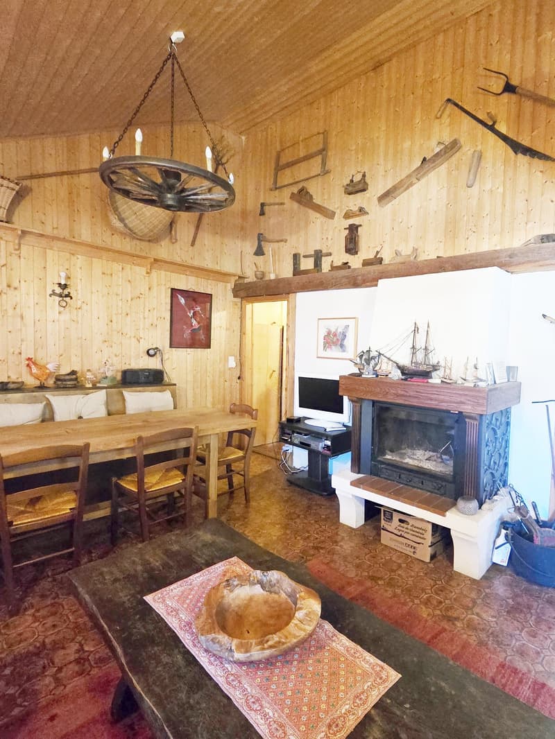 Authentic village house in the heart of the Pays du Saint-Bernard (3)