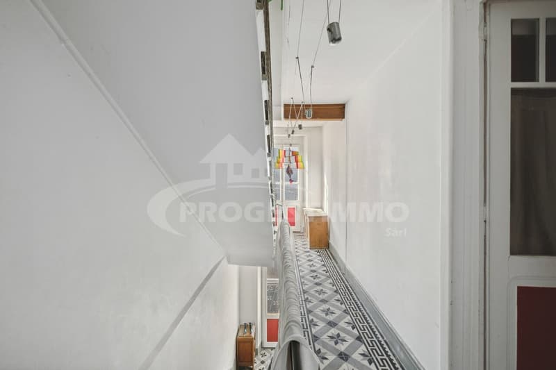 EXCEPTIONAL - LARGE HOUSE TO RENOVATE (5)