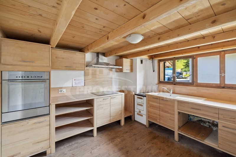 HISTORIC CHALET OF 1767 WITH RENOVATION POTENTIAL (10)