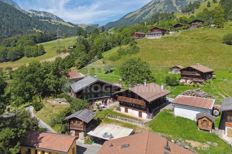 HISTORIC CHALET OF 1767 WITH RENOVATION POTENTIAL (1)