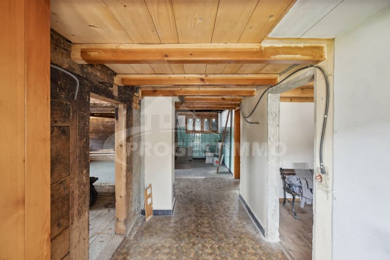 HISTORIC CHALET OF 1767 WITH RENOVATION POTENTIAL (11)
