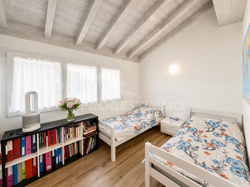 Semi-detached house with 4.5 rooms in a peaceful and privileged neighborhood (9)