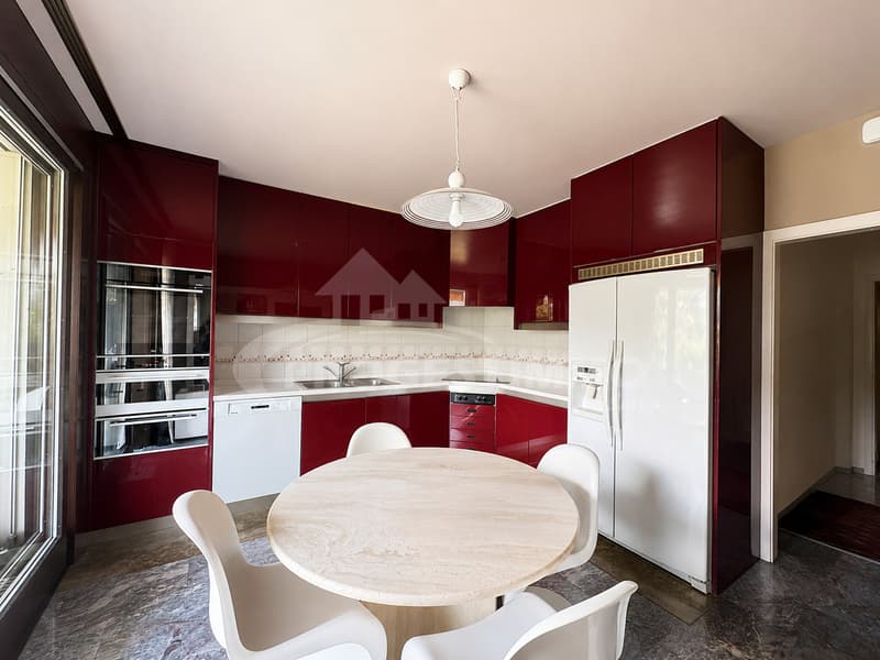 Exceptional Apartment in the Prized Gravelone Neighborhood (4)