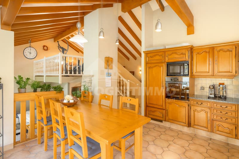 UN VÉRITABLE COUP DE COEUR, MAISON LUMINEUSE AVEC PANORAMA EXCEPTIONNEL (11)
