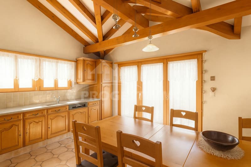 UN VÉRITABLE COUP DE COEUR, MAISON LUMINEUSE AVEC PANORAMA EXCEPTIONNEL (9)