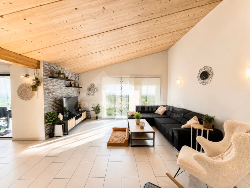 Detached house with breathtaking views of the Haut de Cry (1)