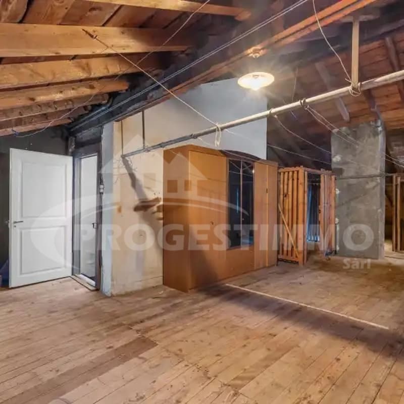 TO BE COMPLETELY RENOVATED IN THE HEART OF THE VILLAGE (11)