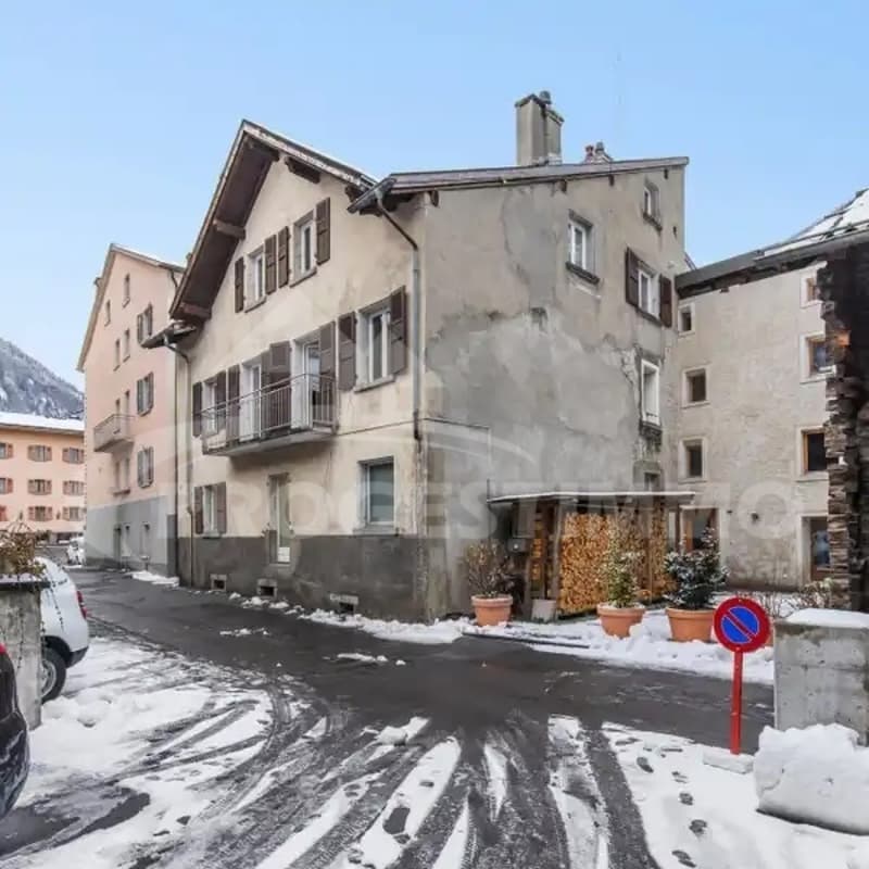 TO BE COMPLETELY RENOVATED IN THE HEART OF THE VILLAGE (12)