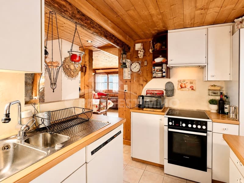 APPARTEMENT ZUM RENOVIEREN MIT BICK ÜBER DEN GRAND CHAVALARD (4)