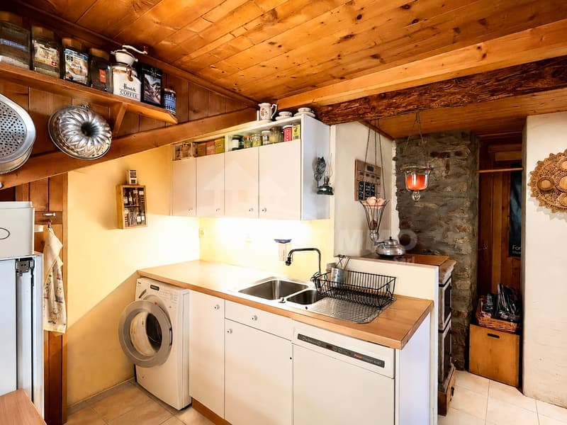 APPARTEMENT ZUM RENOVIEREN MIT BICK ÜBER DEN GRAND CHAVALARD (5)