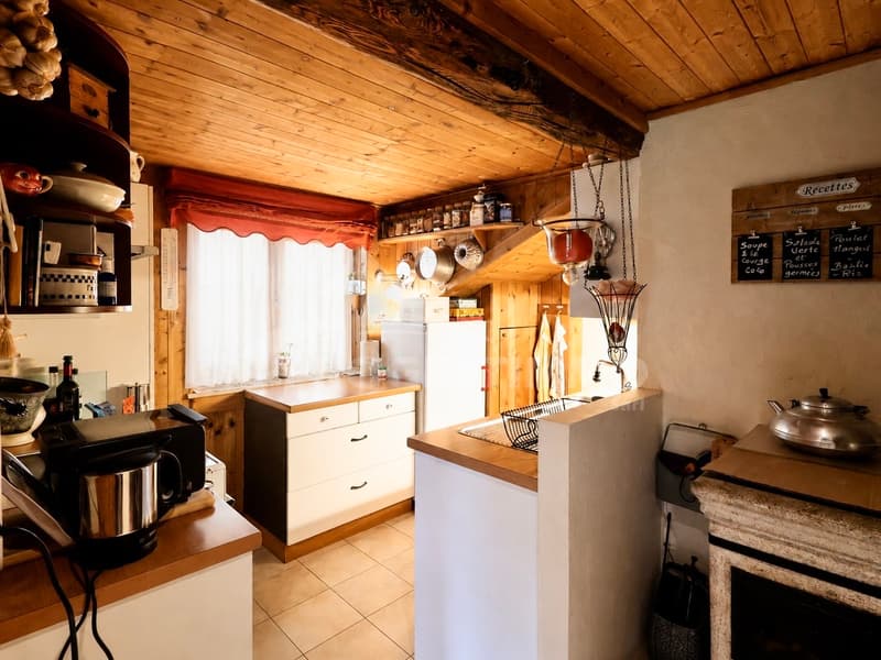 APPARTEMENT ZUM RENOVIEREN MIT BICK ÜBER DEN GRAND CHAVALARD (6)