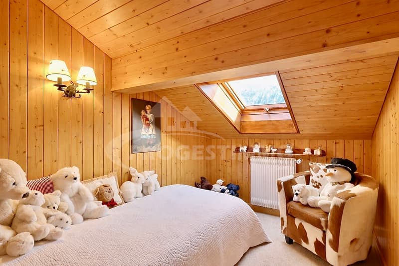 Chalet mit Grundstück, Aussicht und Helligkeit (9)