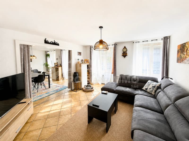 Charming Apartment with Spacious Panoramic Terrace (3)