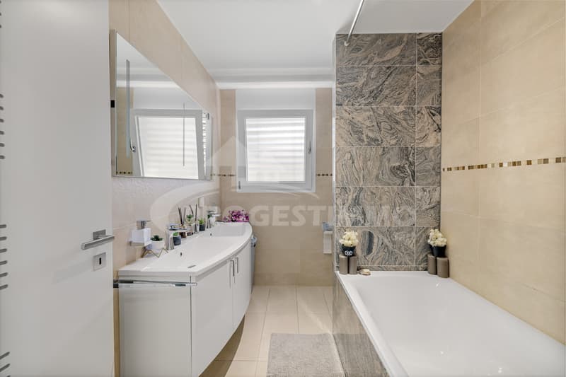 Beautiful modern villa with two apartments (10)