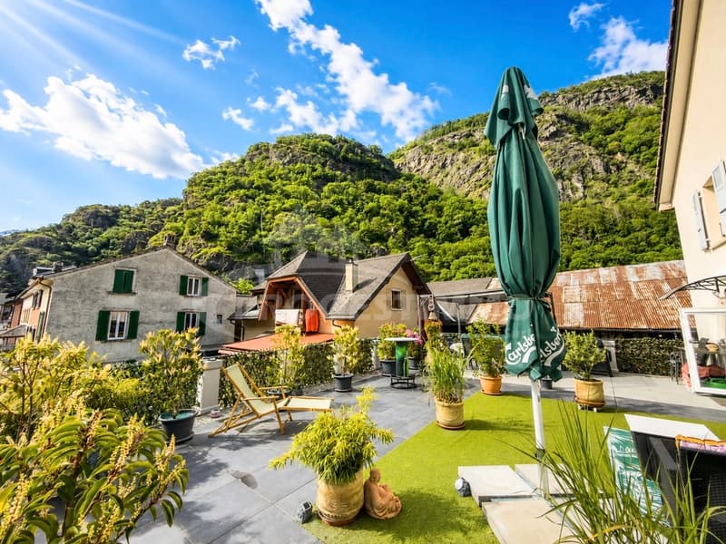 APPARTEMENT DE CHARME AVEC SPACIEUSE TERRASSE PANORAMIQUE (12)