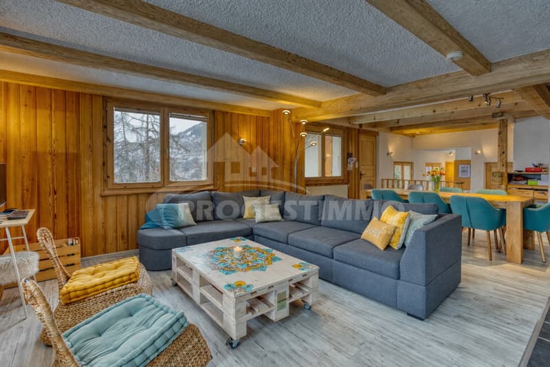 UN CHALET D'EXCEPTION ENTRE NATURE, ESPACE ET ART DE VIVRE (2)