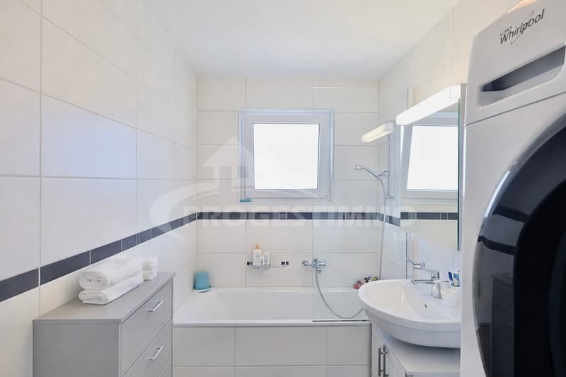 EXCEPTIONNEL APPARTEMENT 4.5 PIÈCES DANS UN ENVIRONNEMENT PAISIBLE (7)