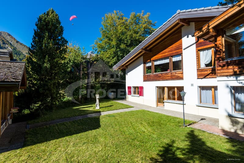 ENSEMBLE IMMOBILIER AVEC TERRAIN CONSTRUCTIBLE EN STATION (2)