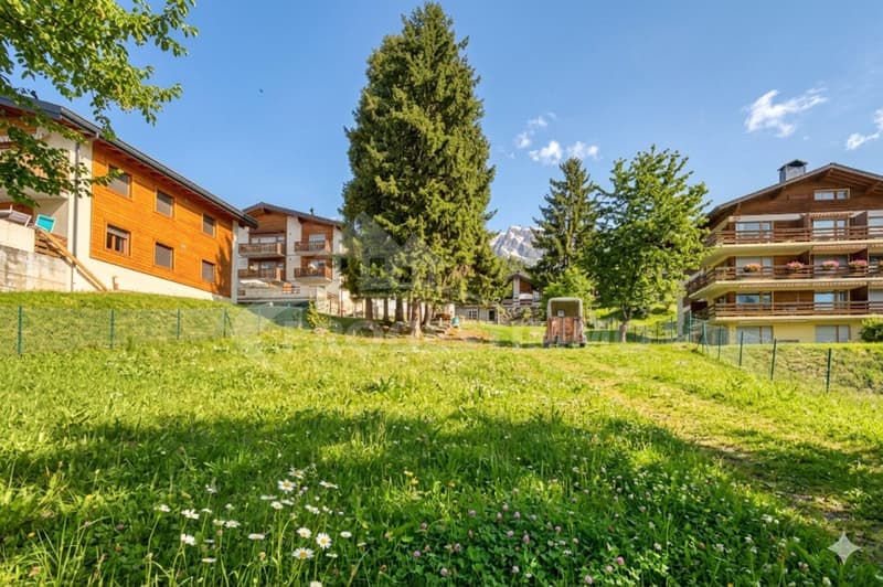 ENSEMBLE IMMOBILIER AVEC TERRAIN CONSTRUCTIBLE EN STATION (4)