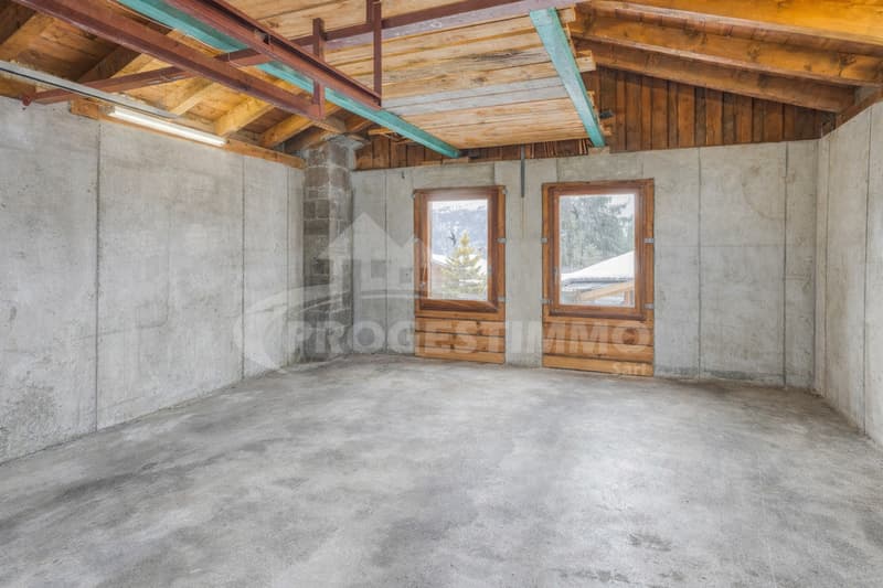 ENSEMBLE IMMOBILIER AVEC TERRAIN CONSTRUCTIBLE EN STATION (11)