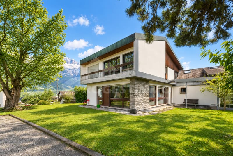 REZ-DE-CHAUSSEE D'UNE VILLA AVEC GRAND JARDIN (9)